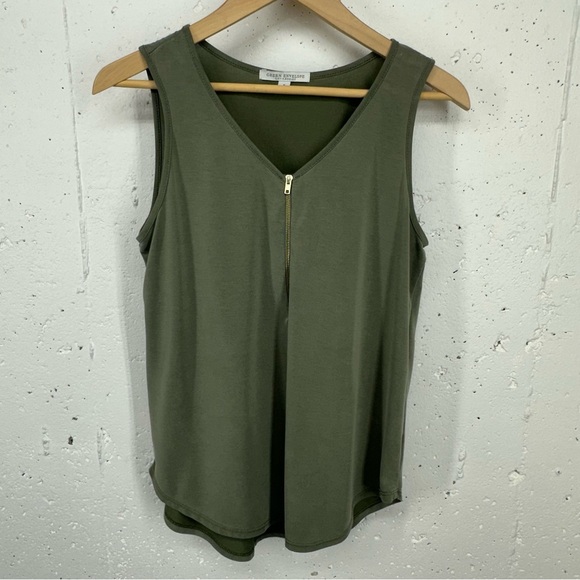 Green Envelope Women’s size Small Moss Green Zip Front Tank Top - Picture 2 of 9